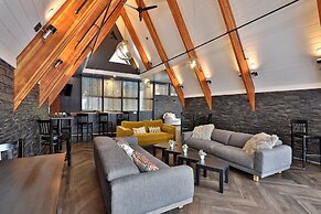 Rent An Inn! Takeover The Birch Ridge W/ Your Group. Mountain Lodge: 1