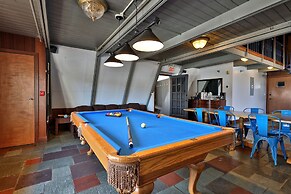 Rent An Inn! Takeover The Birch Ridge W/ Your Group. Mountain Lodge: 1