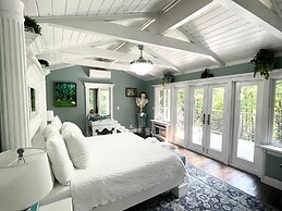 The Green House: Killington's Most Unique Ski Home 4 Bedroom Home