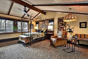 The Green House: Killington's Most Unique Ski Home 4 Bedroom Home