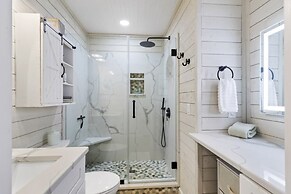 Little Cottage By The Sea 1 Bedroom Villa by RedAwning