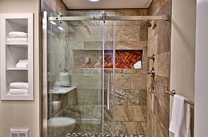 Killington Center Inn & Suites by Killington VR - 2 Bedrooms