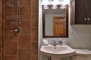 The Chalet On West Park: Ski Chalet For Families, Close To Resort 5 Be