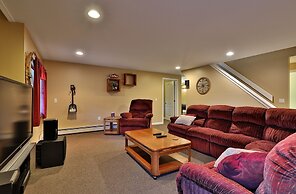 The Queens Croft V2 - Luxury Killington Ski Home. Newer. Better. Ski-i