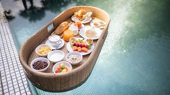 Shintana Saya La Maison