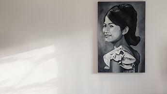 Shintana Saya La Maison