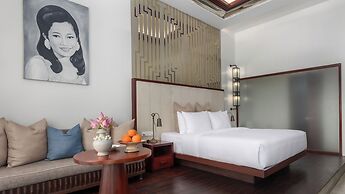 Shintana Saya La Maison