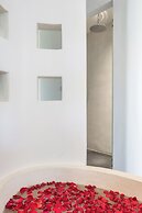 Shintana Saya La Maison