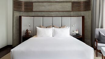 Shintana Saya La Maison