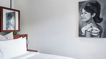 Shintana Saya La Maison