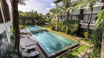 Shintana Saya La Maison