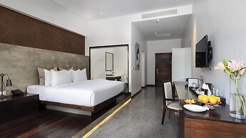 Shintana Saya La Maison