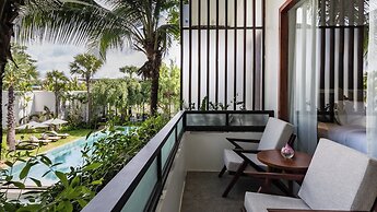 Shintana Saya La Maison