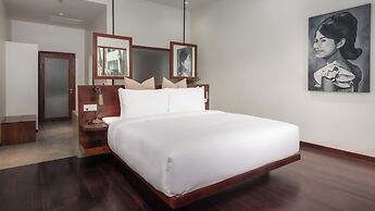 Shintana Saya La Maison