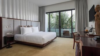 Shintana Saya La Maison