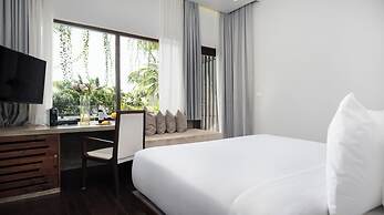 Shintana Saya La Maison