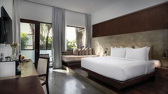 Shintana Saya La Maison