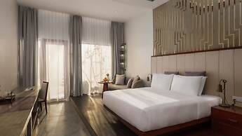 Shintana Saya La Maison