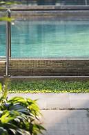 Shintana Saya La Maison