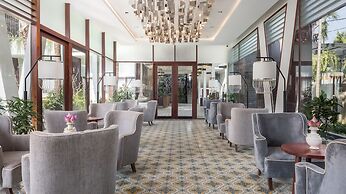 Shintana Saya La Maison