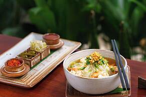 Shintana Saya La Maison