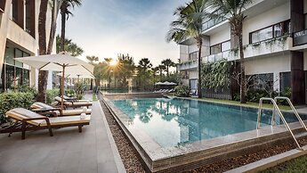 Shintana Saya La Maison