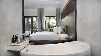 Shintana Saya La Maison