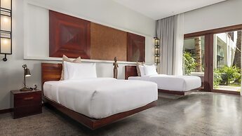 Shintana Saya La Maison