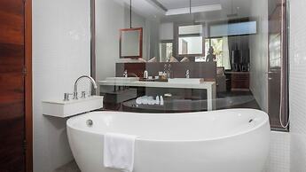 Shintana Saya La Maison