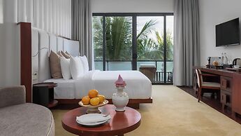 Shintana Saya La Maison