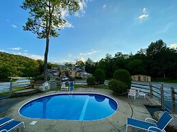 Skiers! Fox Hollow 2br/2ba Condo. Across From Pico, Minutes To Killing