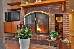 Skiers! Fox Hollow 2br/2ba Condo. Across From Pico, Minutes To Killing