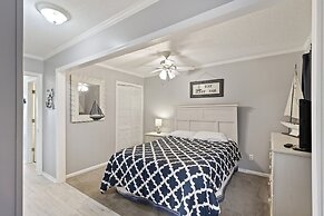 Kosta Rooca 1 Bedroom Home by RedAwning