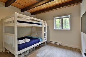 Left Duplex Home Directly Across From Pico Mountain, Close To Killingt