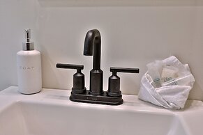 Left Duplex Home Directly Across From Pico Mountain, Close To Killingt