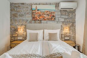 InMotion Luxury Rooms