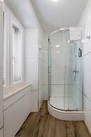 InMotion Luxury Rooms