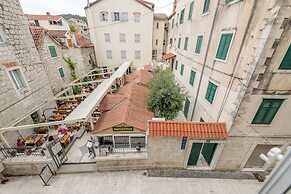 InMotion Luxury Rooms