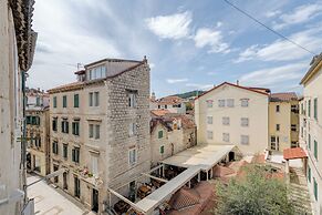 InMotion Luxury Rooms