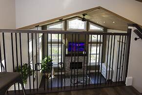 Luxury Loft Cottage In Manitou Beach