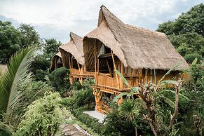 Penida Bambu Green Suites