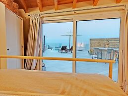 Sea & Cliff Luxury Suites byCorfuescapes