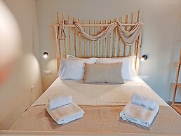 Sea & Cliff Luxury Suites byCorfuescapes