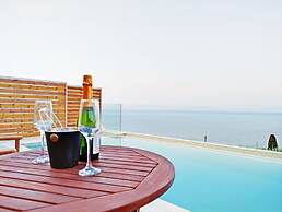 Sea & Cliff Luxury Suites byCorfuescapes