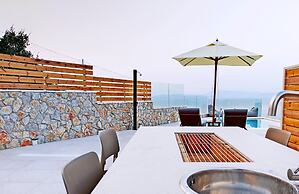 Sea & Cliff Luxury Suites byCorfuescapes