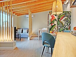 Sea & Cliff Luxury Suites byCorfuescapes