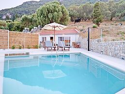 Sea & Cliff Luxury Suites byCorfuescapes