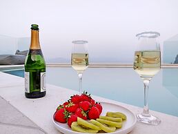 Sea & Cliff Luxury Suites byCorfuescapes