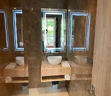 Gracias  Cafe & Resort