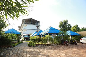 Gracias  Cafe & Resort